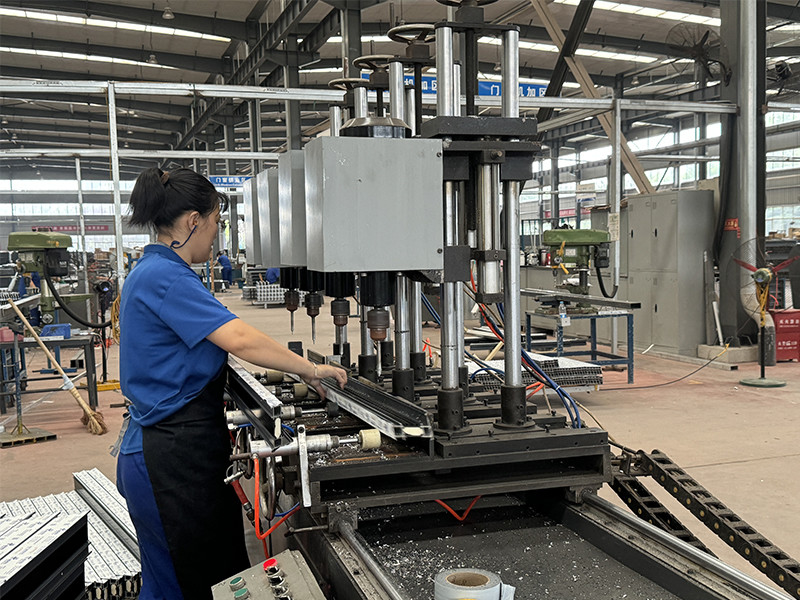 Shiny-Control Technology Develop (Beijing) Co., Ltd. 製造者の生産ライン